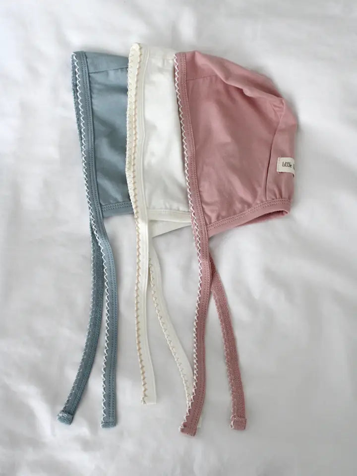 Solid Scalloped Bonnet
