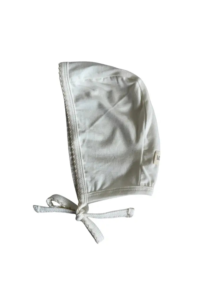Solid Scalloped Bonnet